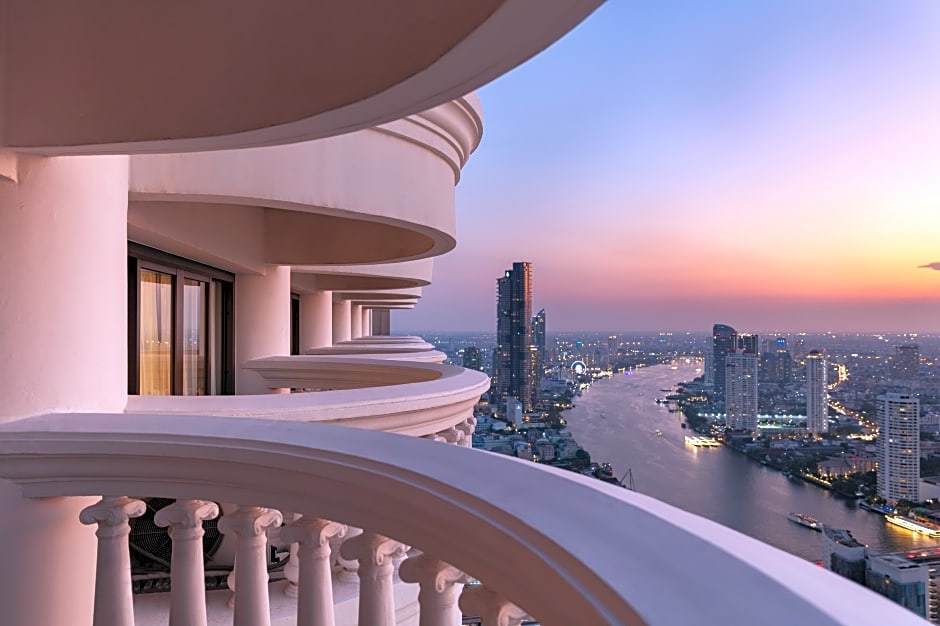 Photo 1 of 15 of Club, River View, Tower
