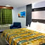 Douglas Inn & Suites Cleveland