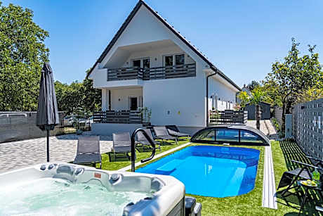 Balatonic Lime apartmanház