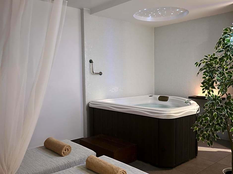 Atlantica Sea Breeze, Adults Only