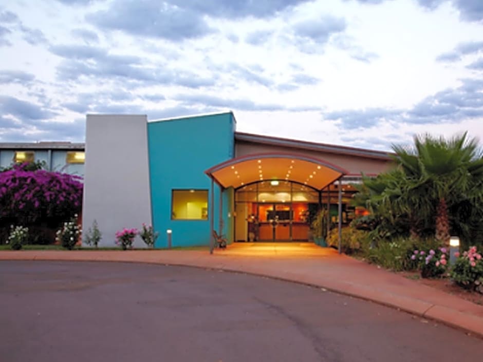 Seasons Hotel Newman