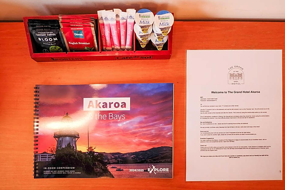 The Grand Hotel & Bar - Akaroa