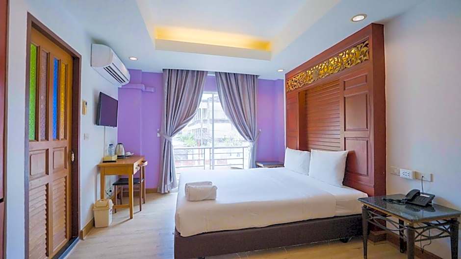 Photo 1 of 11 of Exclusive 1 King Bed, Canal View, Balcony