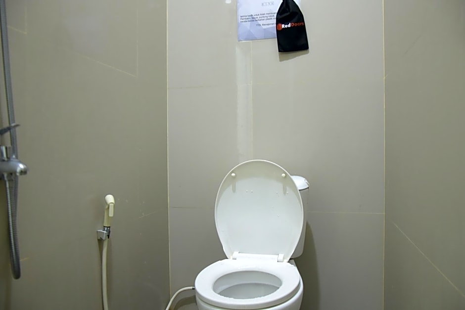 RedDoorz near GOR Satria Purwokerto