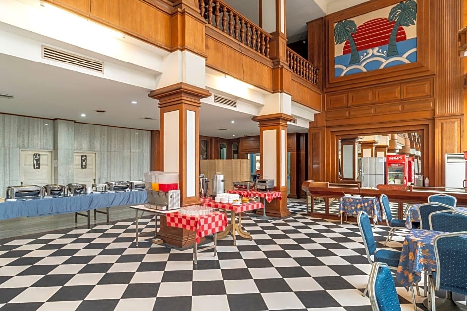 Welcome Plaza Hotel