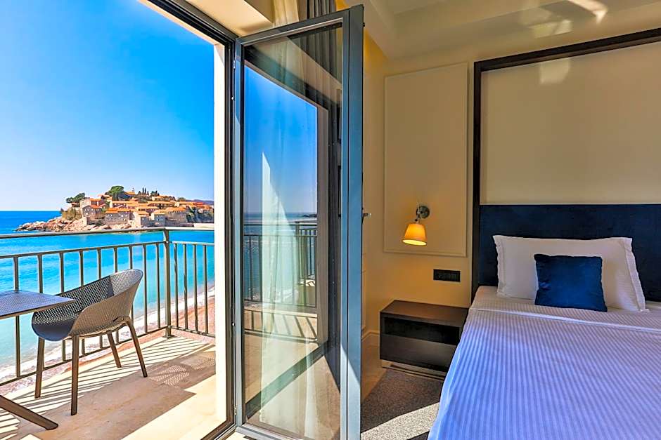 Hotel California by Aycon