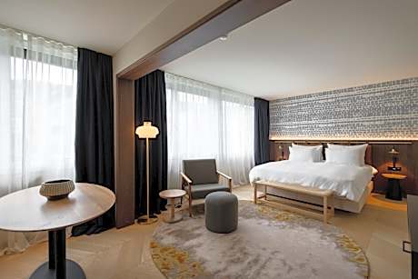 Suite with Kitchenette City View