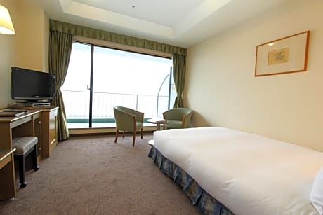 Single Room with Ocean View - Non-Smoking