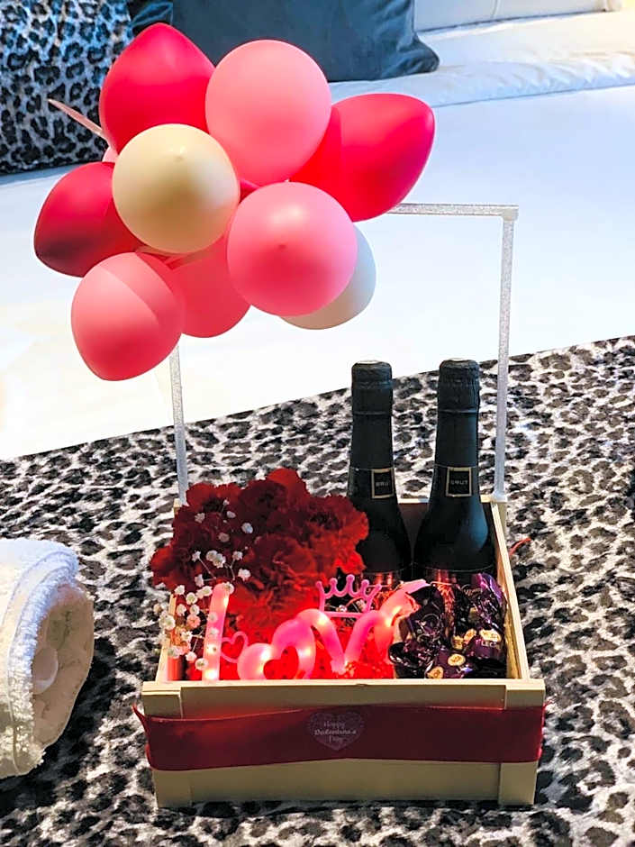 DAOS Suites & Terrace Marbella