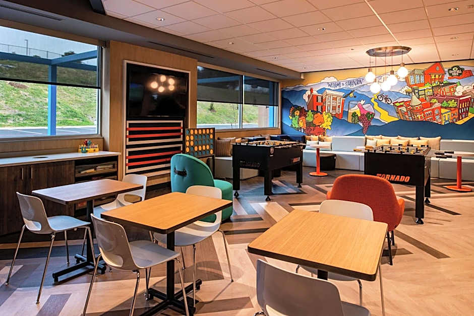 Tru by Hilton Staunton, VA