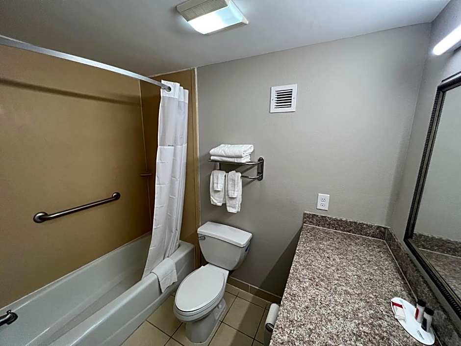 Days Inn by Wyndham LaPlace- New Orleans