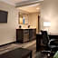 La Quinta Inn & Suites by Wyndham Madison American Center