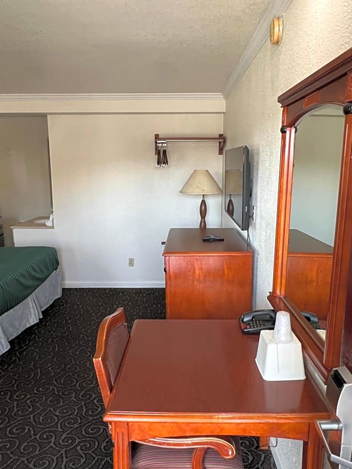 Americas Best Value Inn Hanford