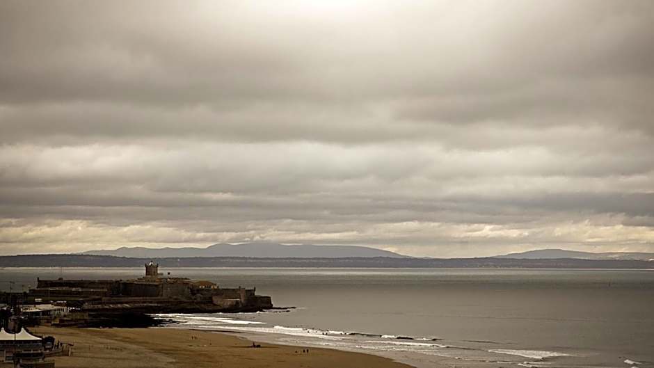 Carcavelos Beach Hotel