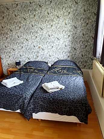 Deluxe Double Room with Shower