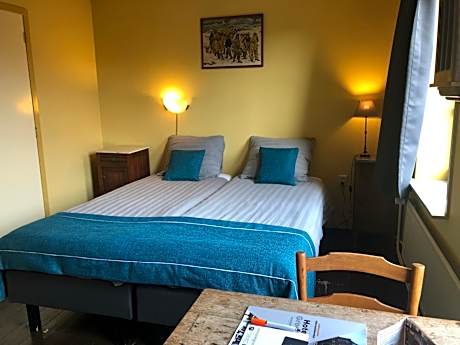 Small Twin Room