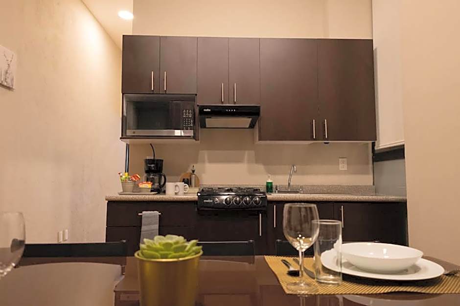 104 Location 2Bdrm 2bath AC apt Fits 8 Rooftop