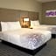 La Quinta Inn & Suites by Wyndham San Antonio Alamo City