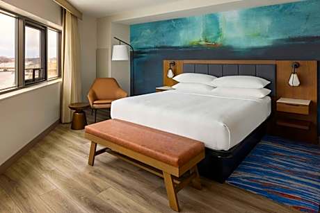 Deluxe King Room with Waterview