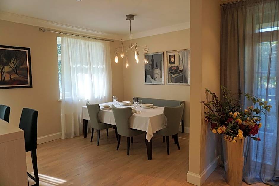 Wooden Villa APARTMENTS