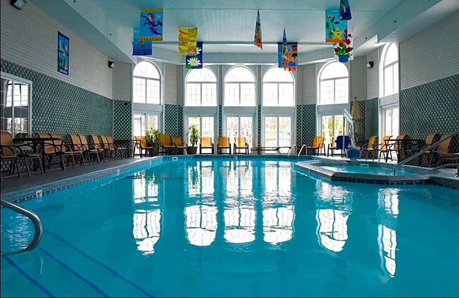 Hamilton Inn Select Beachfront Mackinaw City