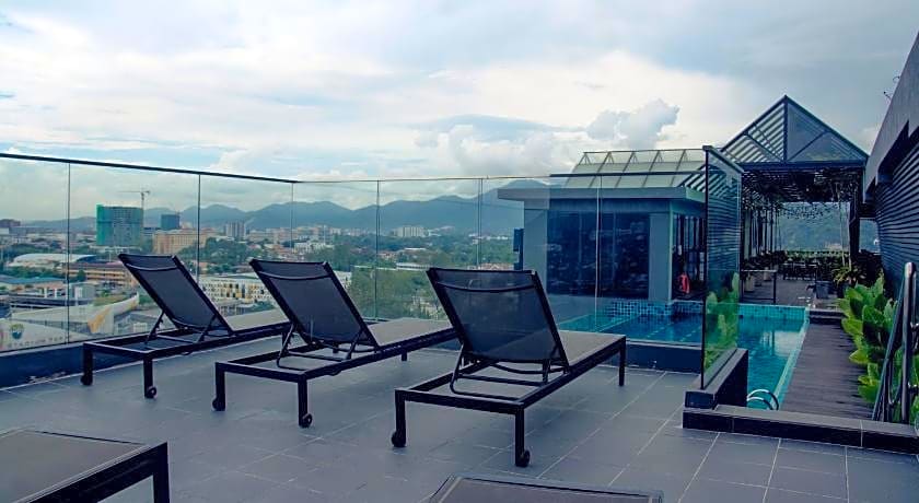 M ROOF HOTEL & RESIDENCES