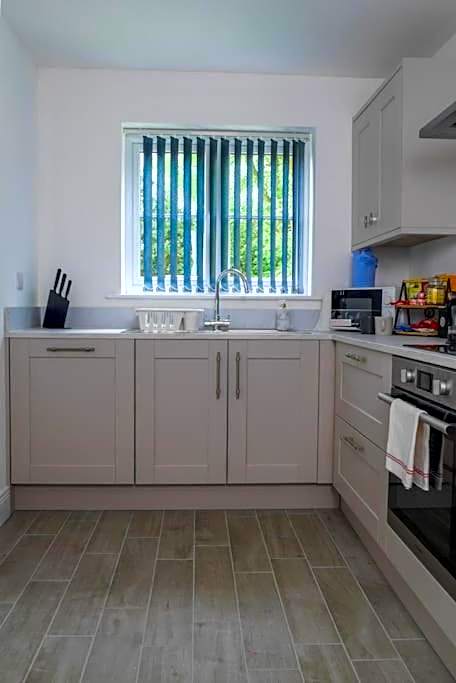 Durham, Free Parking, Central - Modern House