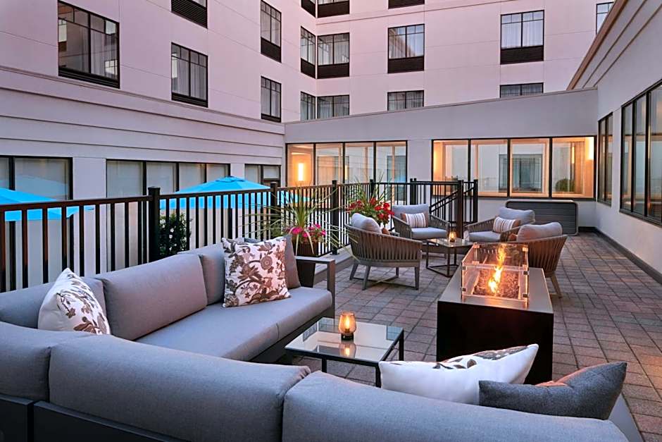 Courtyard by Marriott Ottawa Downtown