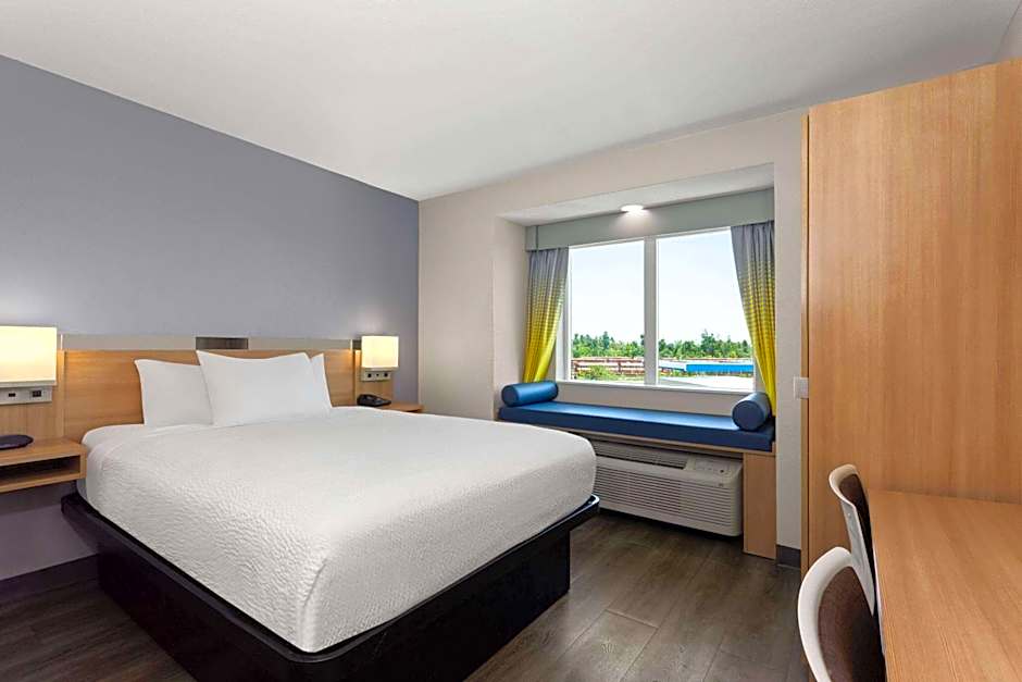 Microtel Inn & Suites By Wyndham Panama City