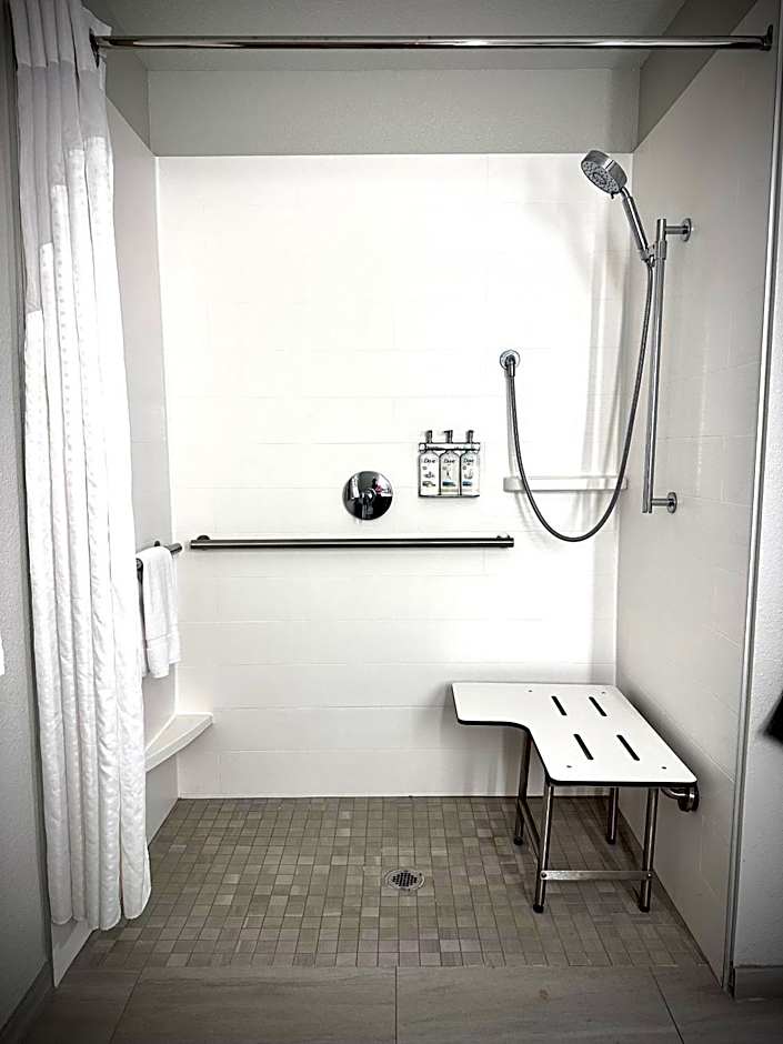 Holiday Inn Express Hotel & Suites Hinesville By IHG