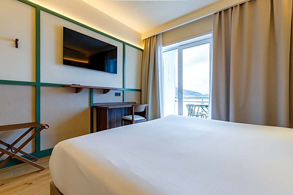 Petit Palace Tamarises