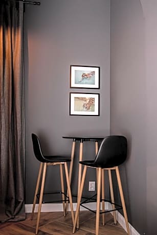 Apartment with Shower