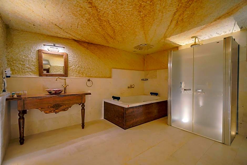 Fairyland Cave Hotel