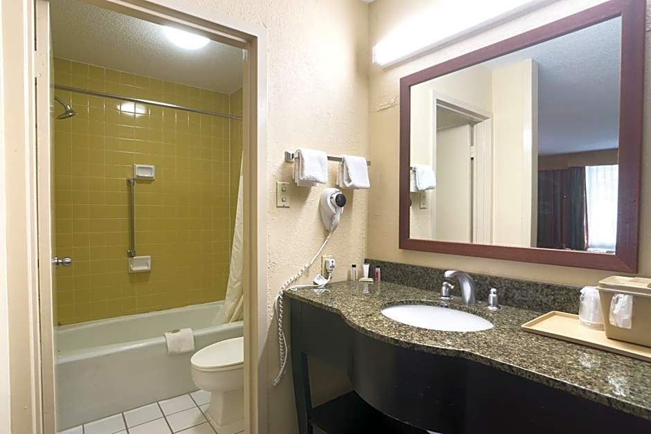 OYO Hotel Harriman near I-40