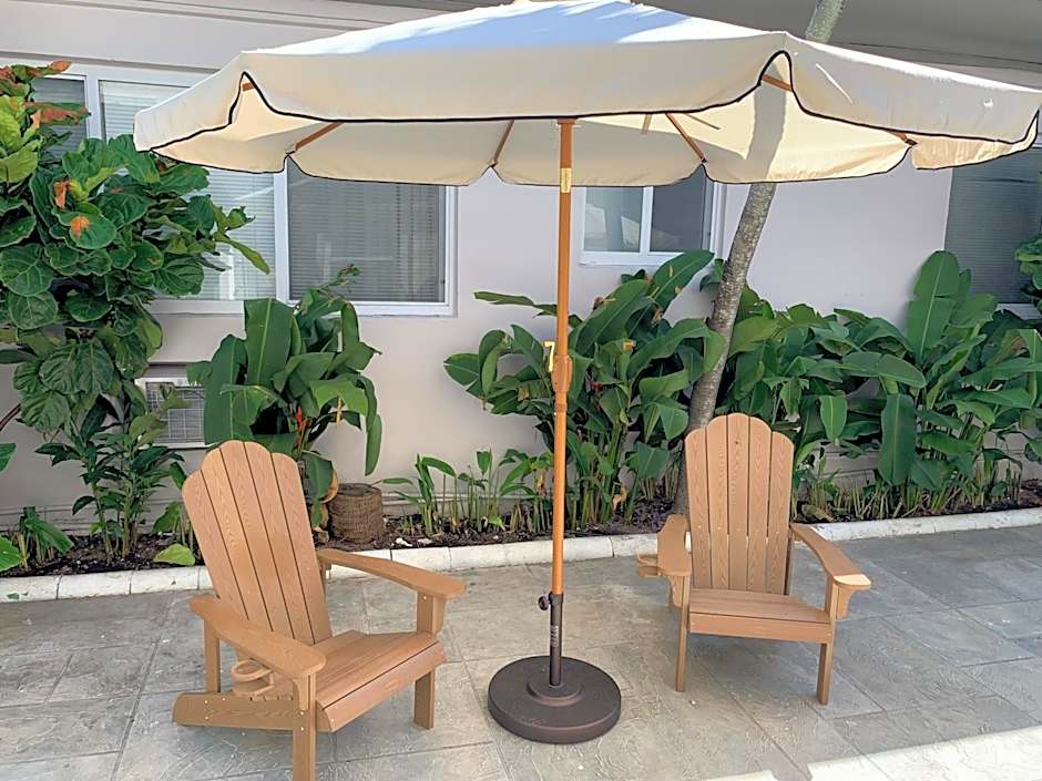 Tiana Beach Inn
