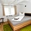 Hotel Garni BURG WALDENSTEIN