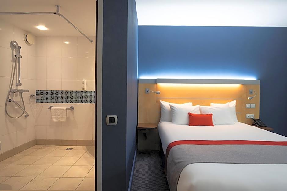 Holiday Inn Express Paris-Canal De La Villette By IHG