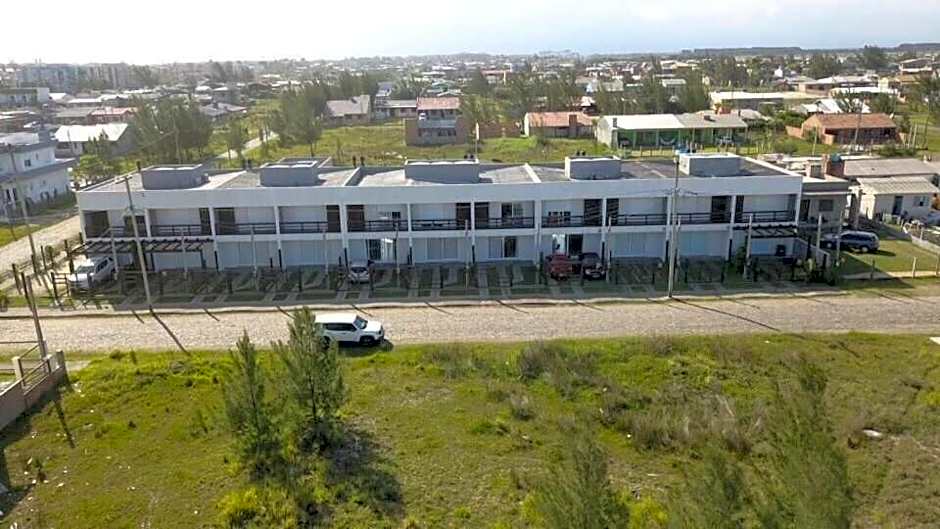 Sobrados com suíte e sacada vista ao mar