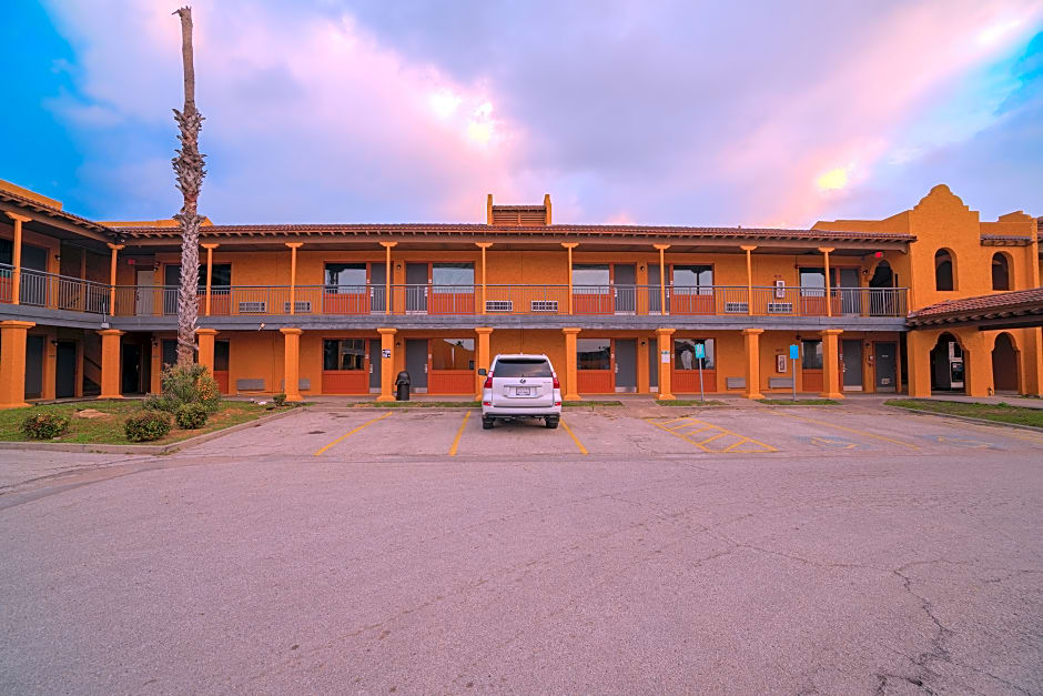 OYO Hotel Kingsville - Hwy 77