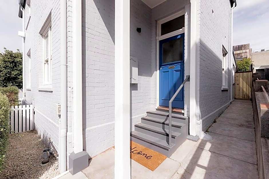 Central home in trendy South Hobart