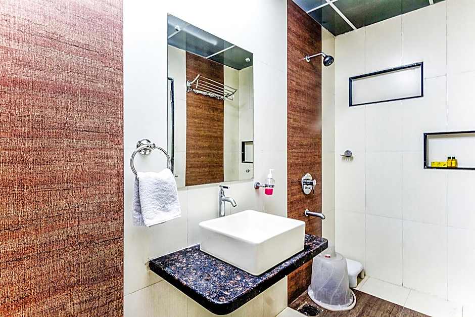 FabHotel Imperio Baner