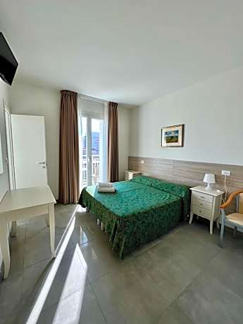 Double or Twin Room with Beach Access