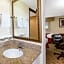 Days Inn & Suites by Wyndham Madison Heights MI