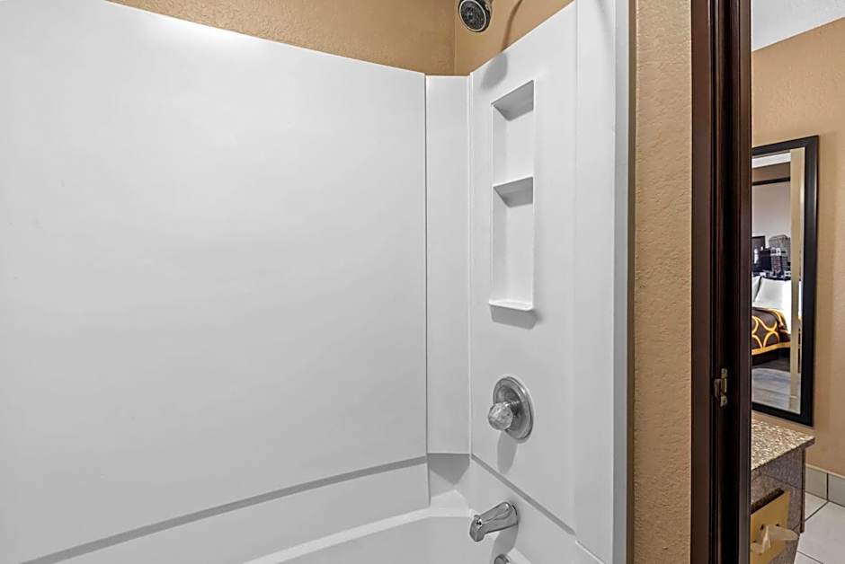 Super 8 by Wyndham Terre Haute