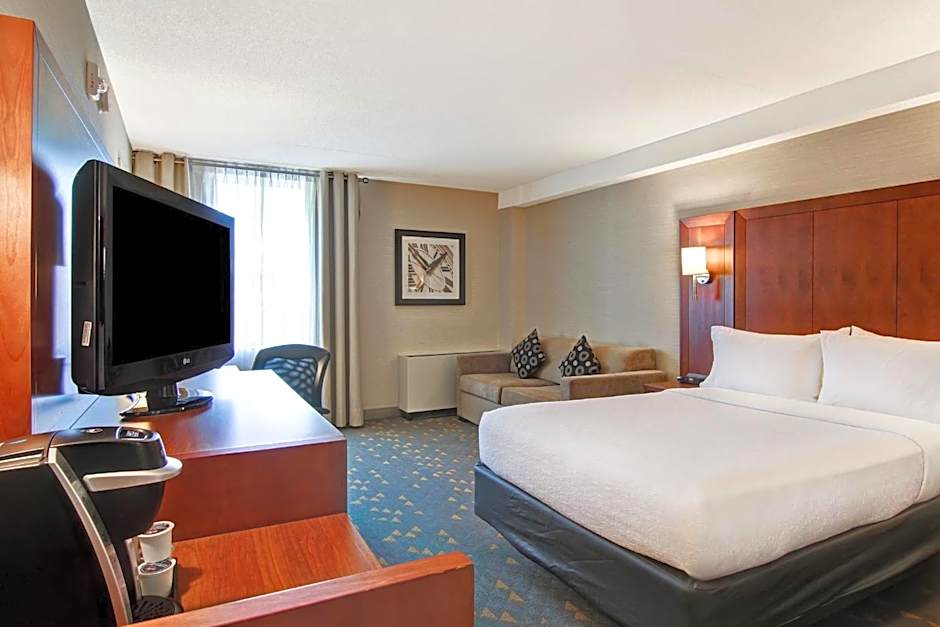 Holiday Inn Oakville Centre By IHG