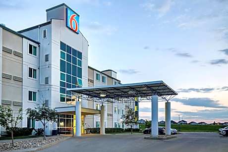 Motel 6-Grande Prairie, AB