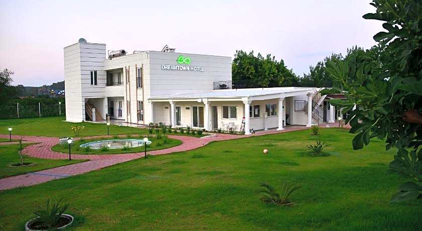 Dream Town Hotel