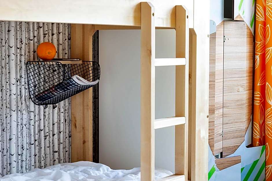 Slottsskogens Hostel