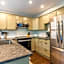 Ski In & 15 Minute Walk to the Lifts Hot Tub AC Pet Friendly