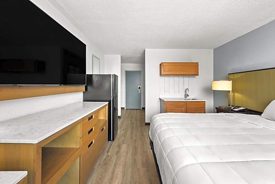 Suburban Studios Fairborn - Dayton